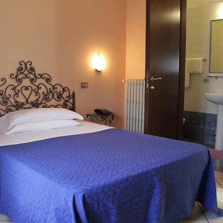 Hotel Capri มิลาน ภายนอก รูปภาพ