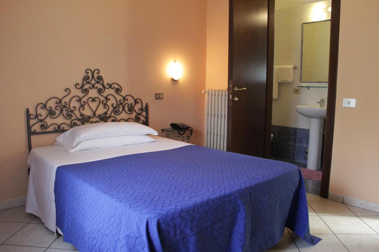 Hotel Capri มิลาน ภายนอก รูปภาพ